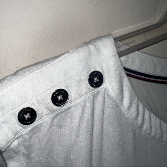 Tommy Hilfiger Color Black Sleeveless Shirt with Buttons on Shoulders Size Large - Picture 6 of 9